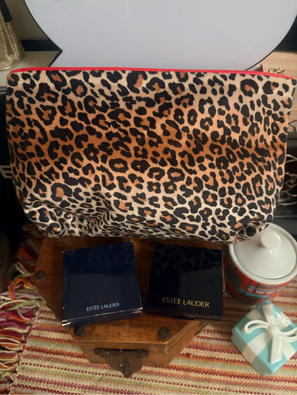 Estée Lauder Cosmetics Pouch + Eyeshadow NWOT - Picture 4 of 6